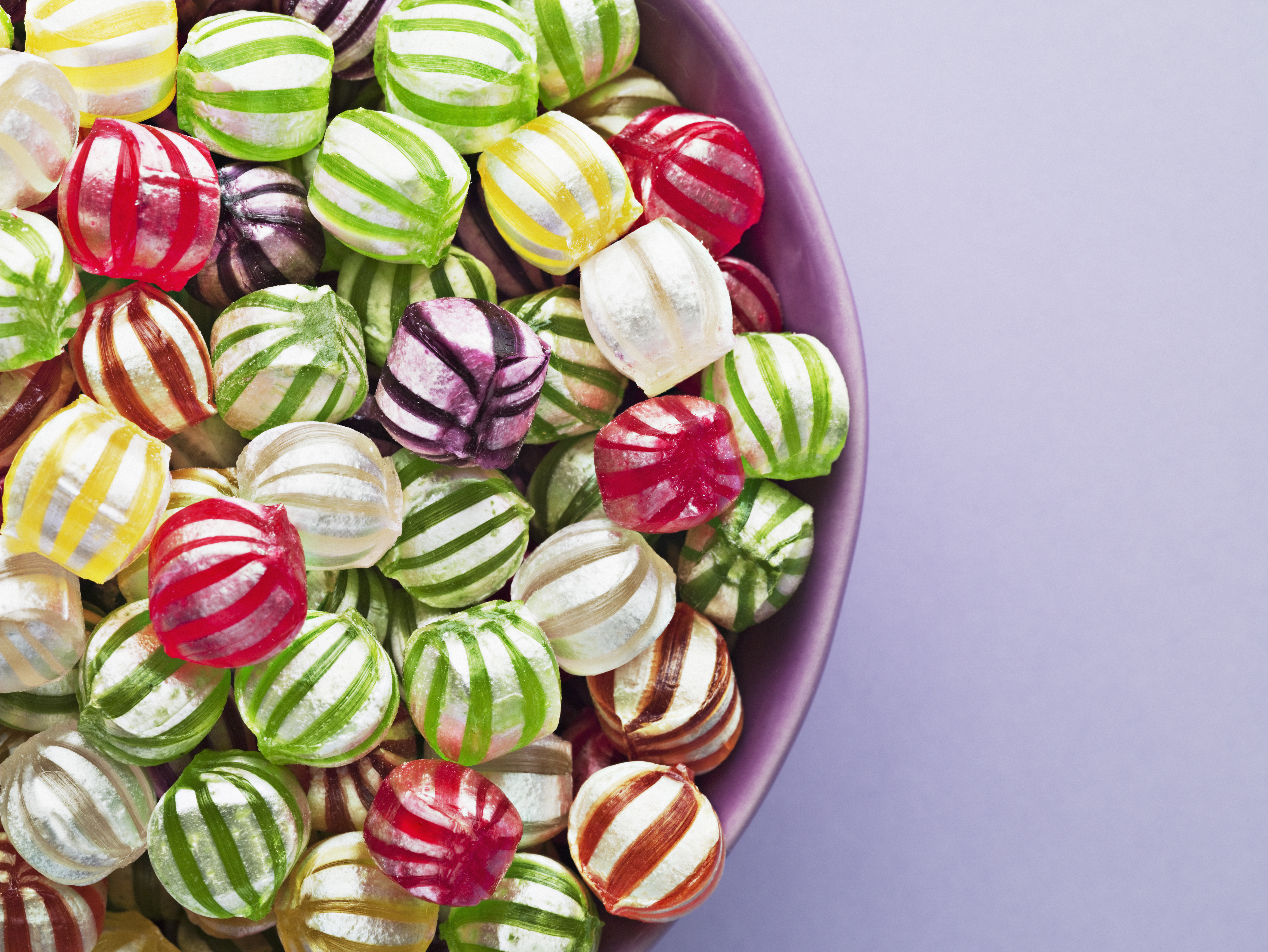 Reduced sugar confectionery