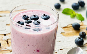 Yogurt and blueberries 