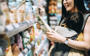 Healthy consumer shopping APAC