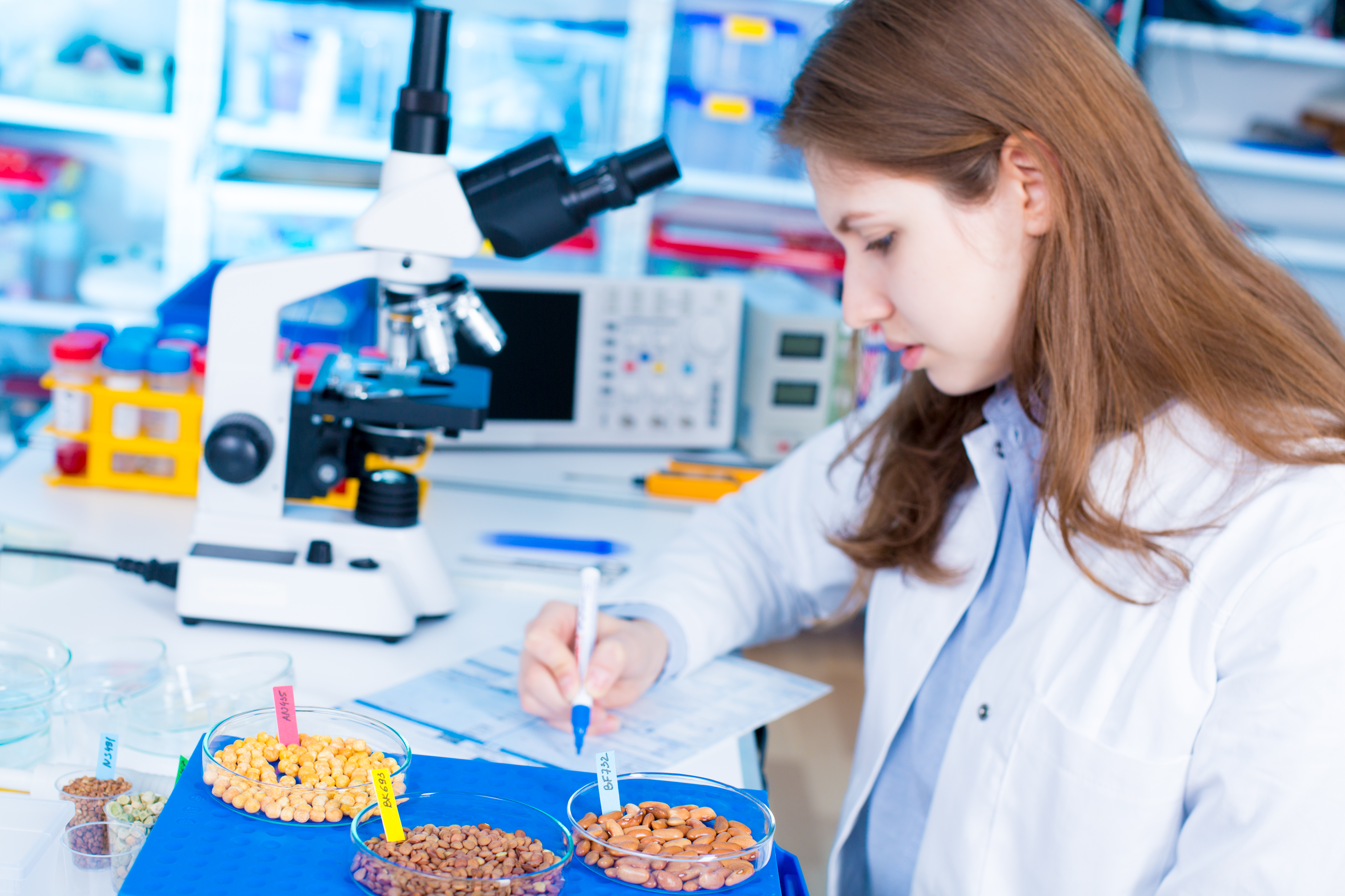 генетик поступить