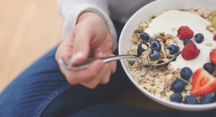Bowl or yoghurt, granola and fruit